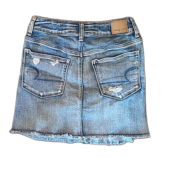 American Eagle Mini Jean Skirt Distressed Worn Denim Frayed Hem Mid Wash Pockets - Picture 2 of 16